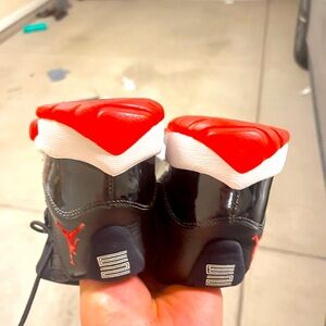 Jordan 11 5.5 y beater